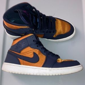 Air Jordan 1 Mid SE Premium 150$